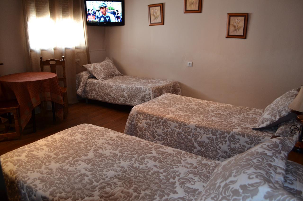 Hostal Pension La Ruta Paterna del Campo المظهر الخارجي الصورة