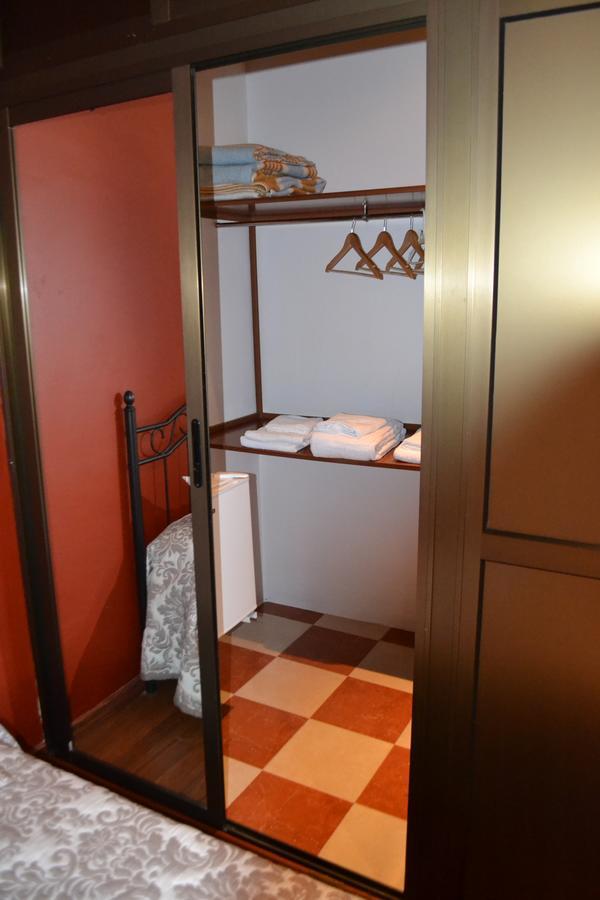 Hostal Pension La Ruta Paterna del Campo المظهر الخارجي الصورة