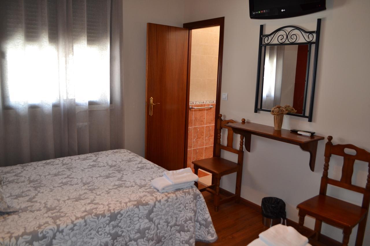 Hostal Pension La Ruta Paterna del Campo المظهر الخارجي الصورة