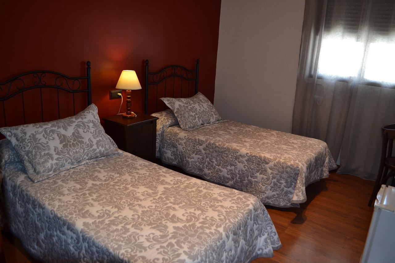 Hostal Pension La Ruta Paterna del Campo المظهر الخارجي الصورة