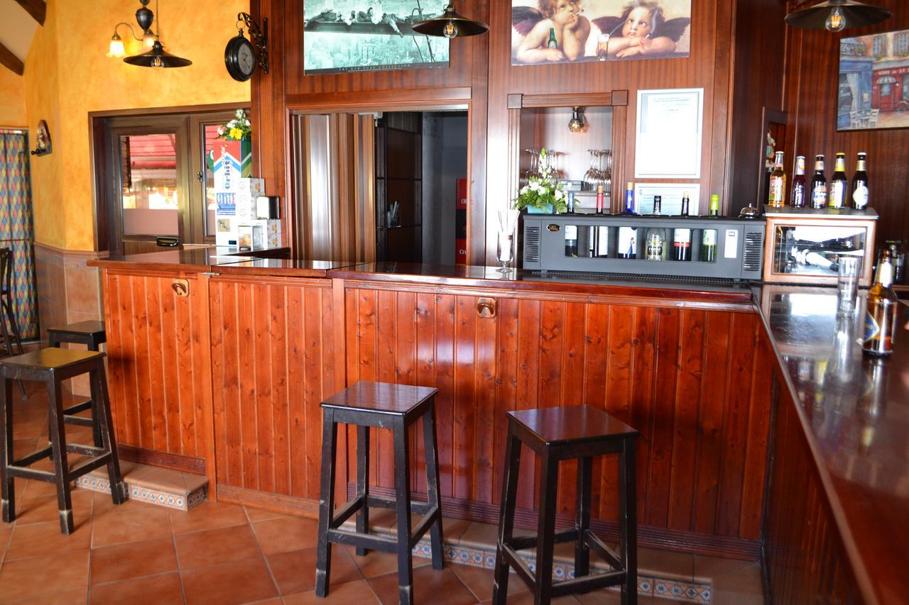Hostal Pension La Ruta Paterna del Campo المظهر الخارجي الصورة
